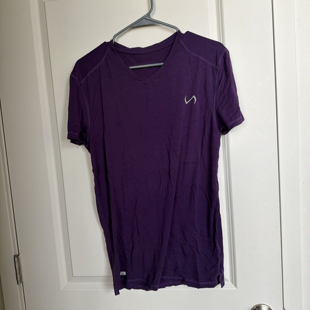 TLF size M men’s military green V neck short sleeve tee